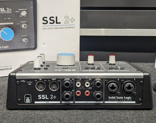 Solid State Logic Interface 2-in/4-out 3